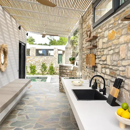 Stone Village Skala Maries * Skála Marión