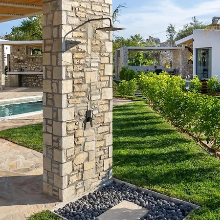 Stone Village Skala Maries * Skála Marión