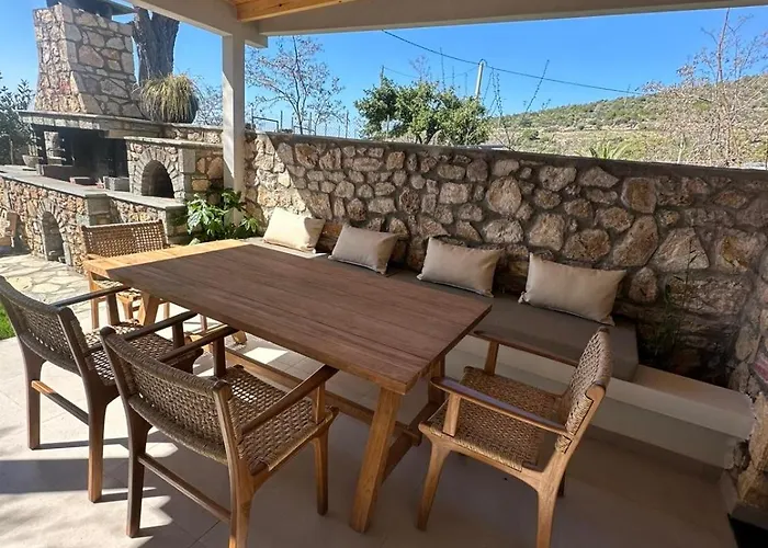 Stone Village Skala Maries * Skála Marión